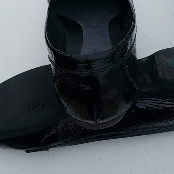 Shoes - Picture 7 of 8